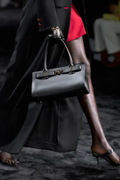 Look 11